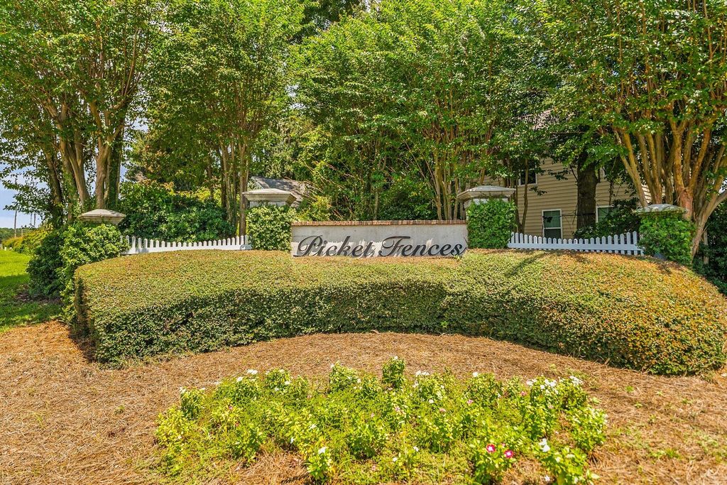 Image 65 of property listing at 17 White Pond Boulevard, Beaufort, SC 29902