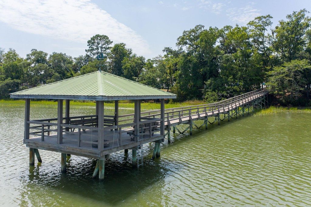 Image 68 of property listing at 17 White Pond Boulevard, Beaufort, SC 29902