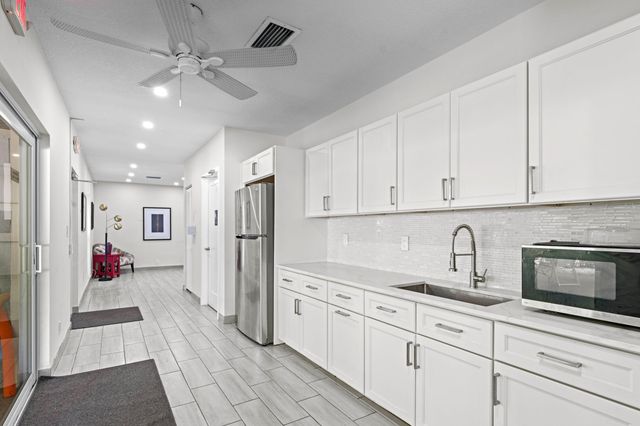 821 Cypress Boulevard 211, Pompano Beach, FL 33069