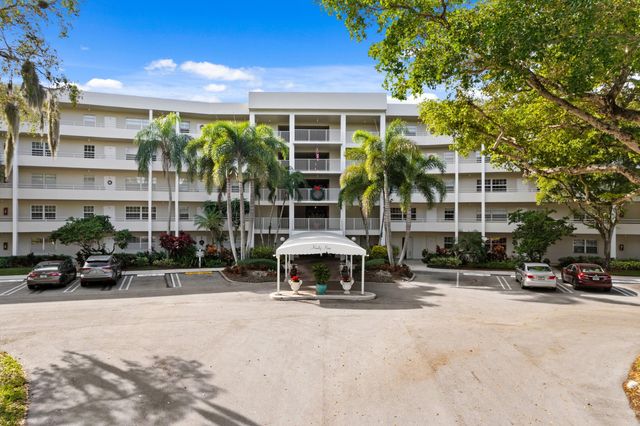 821 Cypress Boulevard 211, Pompano Beach, FL 33069