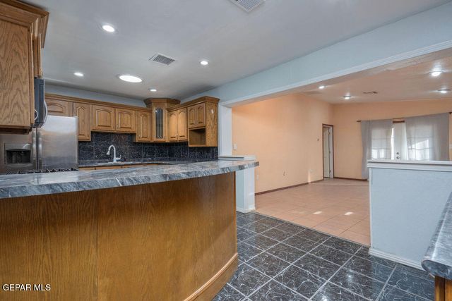 808 TALBOT Avenue, Canutillo, TX 79835