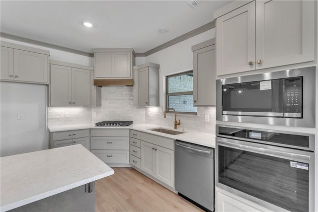 2209 S Magnificent Loop, Fayetteville, AR 72701