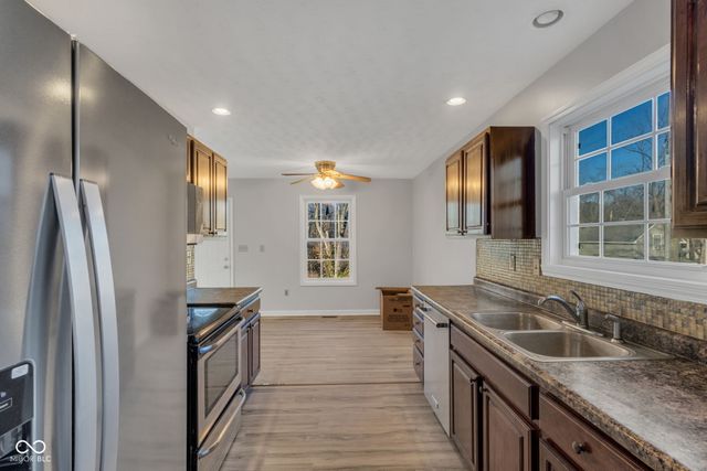 1707 Woodward Avenue, New Castle, IN 47362