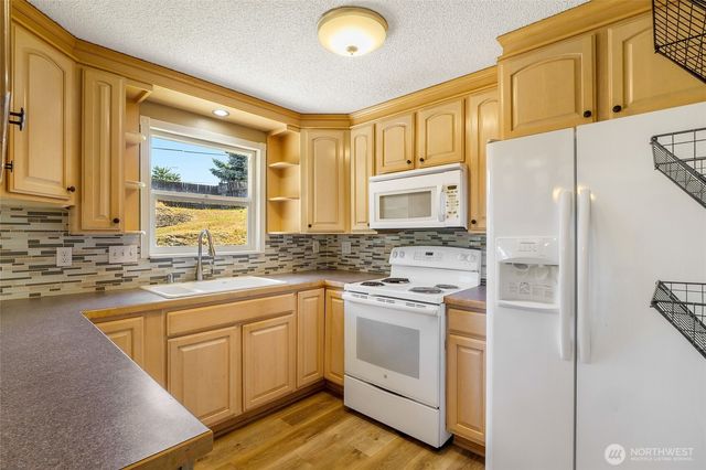 907 S Balsam Street, Moses Lake, WA 98837