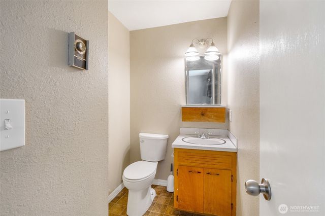 907 S Balsam Street, Moses Lake, WA 98837