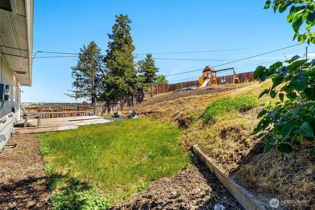 907 S Balsam Street, Moses Lake, WA 98837