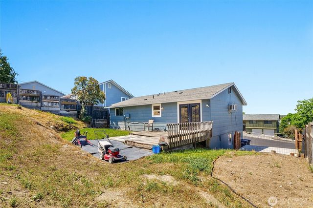 907 S Balsam Street, Moses Lake, WA 98837