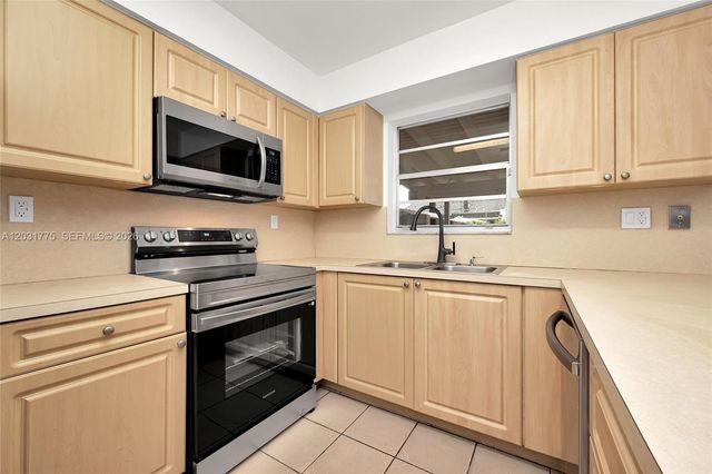 23 NW 109th Avenue 5S, Miami, FL 33172