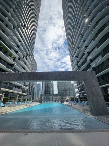 55 SW 9th st 1807, Miami, FL 33130