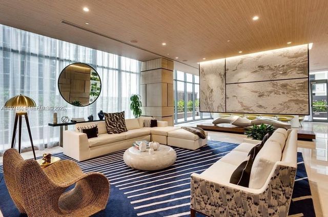 55 SW 9th st 1807, Miami, FL 33130