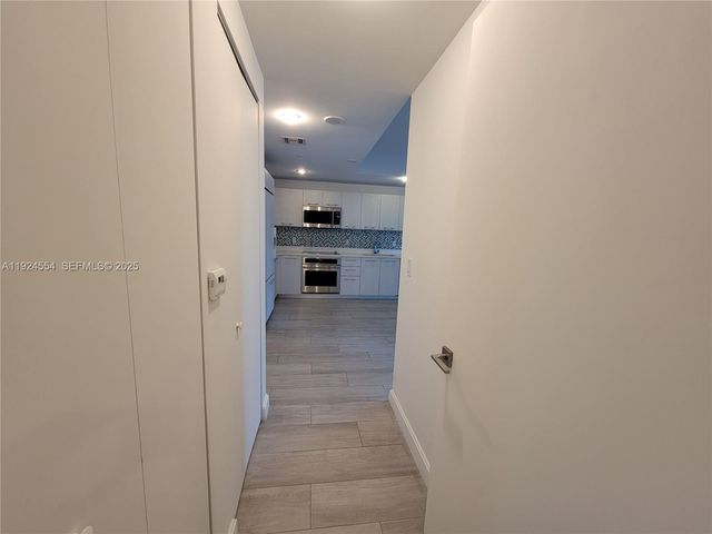 55 SW 9th st 1807, Miami, FL 33130