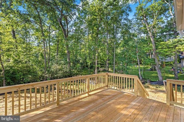 327 YORKTOWN BLVD, Locust Grove, VA 22508