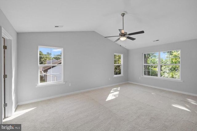 327 YORKTOWN BLVD, Locust Grove, VA 22508