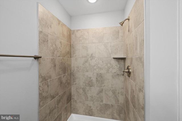 327 YORKTOWN BLVD, Locust Grove, VA 22508