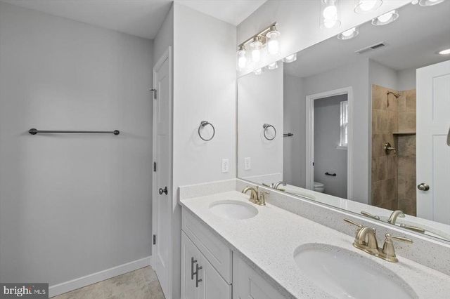 327 YORKTOWN BLVD, Locust Grove, VA 22508