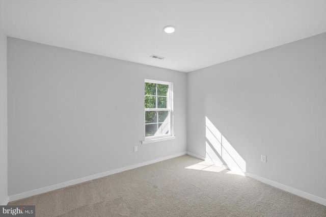 327 YORKTOWN BLVD, Locust Grove, VA 22508