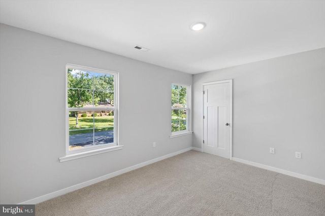 327 YORKTOWN BLVD, Locust Grove, VA 22508