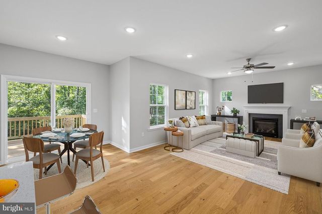 327 YORKTOWN BLVD, Locust Grove, VA 22508