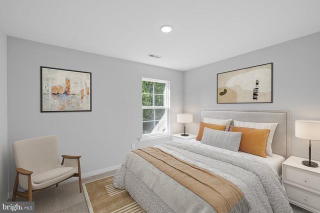 327 YORKTOWN BLVD, Locust Grove, VA 22508