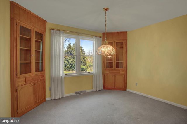 9495 HESSHIRE HILL CT, Waynesboro, PA 17268
