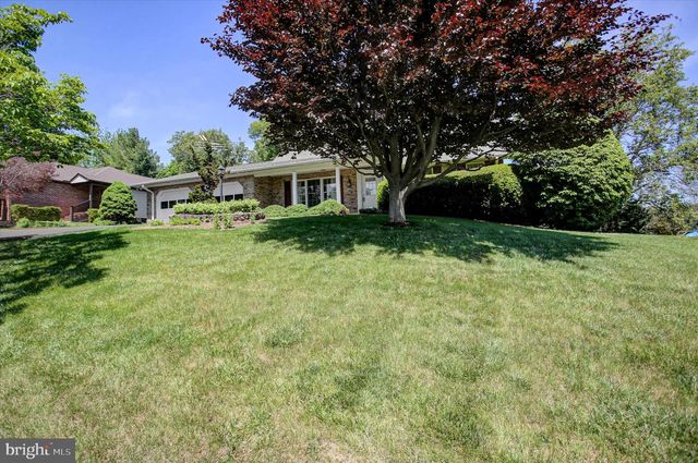 9495 HESSHIRE HILL CT, Waynesboro, PA 17268