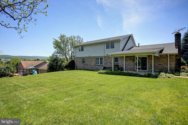 9495 HESSHIRE HILL CT, Waynesboro, PA 17268