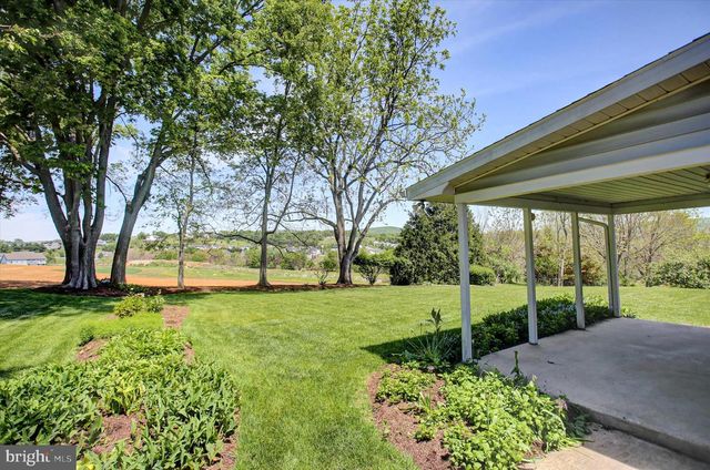9495 HESSHIRE HILL CT, Waynesboro, PA 17268