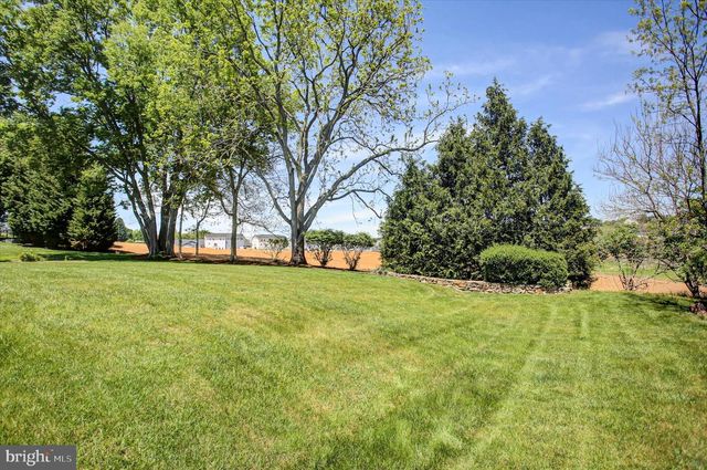 9495 HESSHIRE HILL CT, Waynesboro, PA 17268