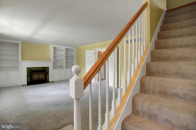 9495 HESSHIRE HILL CT, Waynesboro, PA 17268