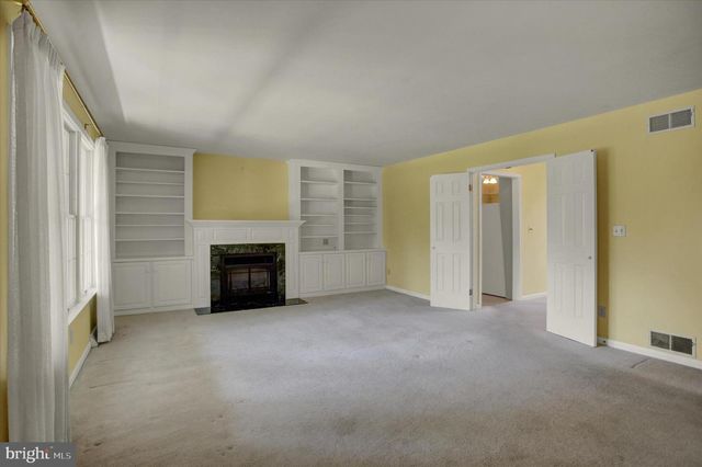 9495 HESSHIRE HILL CT, Waynesboro, PA 17268