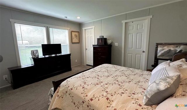 112 E Toledo Street, Seadrift, TX 77983