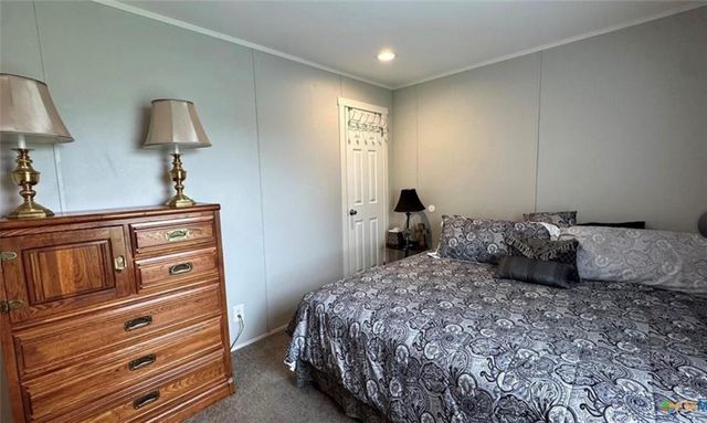 112 E Toledo Street, Seadrift, TX 77983