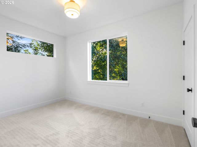 2084 N Watts St 4, Portland, OR 97217