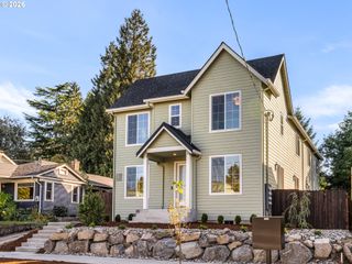 2084 N Watts St 4, Portland, OR 97217