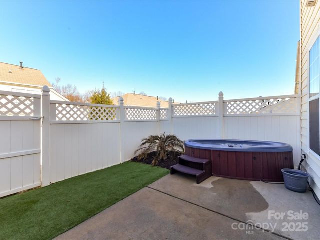 836 Gentlewinds Court, Fort Mill, SC 29708