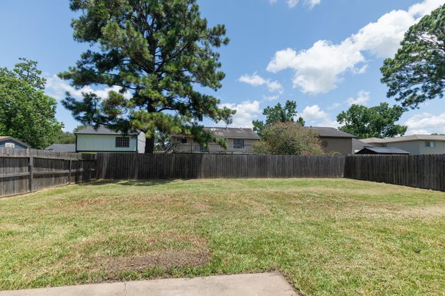 2038 Fall Meadow Drive, Missouri City, TX 77459