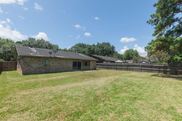 2038 Fall Meadow Drive, Missouri City, TX 77459