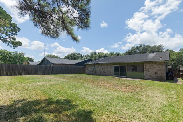 2038 Fall Meadow Drive, Missouri City, TX 77459