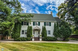 1119 Broadway N, Fargo, ND 58102