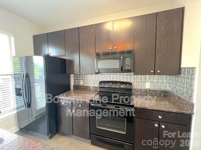 841 Seigle Point Drive, Charlotte, NC 28204