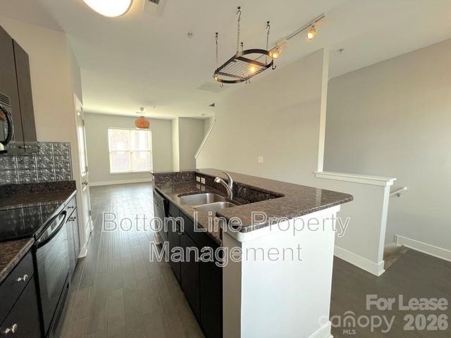 841 Seigle Point Drive, Charlotte, NC 28204