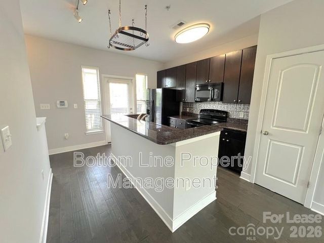 841 Seigle Point Drive, Charlotte, NC 28204