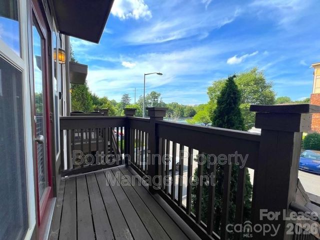 841 Seigle Point Drive, Charlotte, NC 28204
