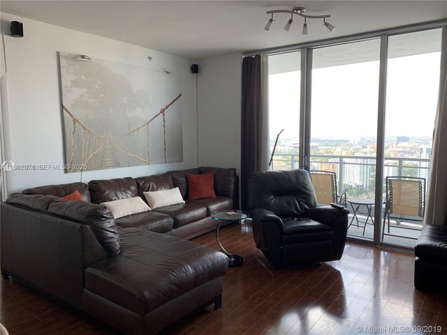 90 SW 3rd St 4008, Miami, FL 33130