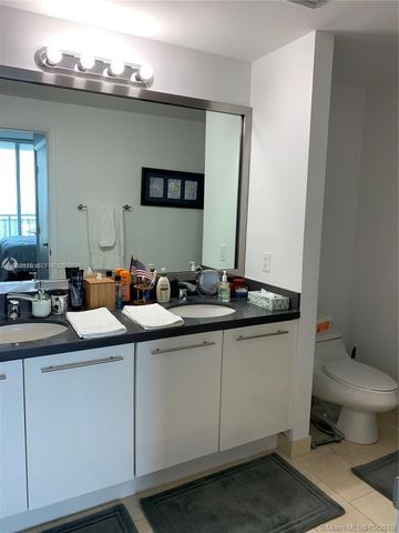 90 SW 3rd St 4008, Miami, FL 33130