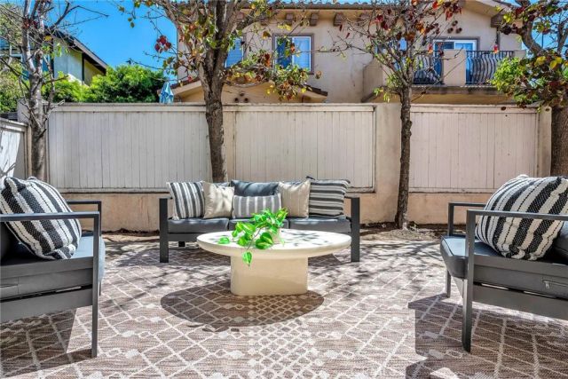 2514 Vanderbilt Lane C, Redondo Beach, CA 90278