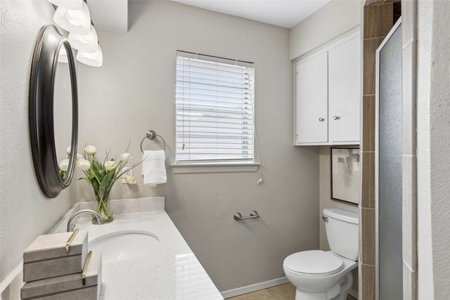 4962 Thunder Road, Dallas, TX 75244