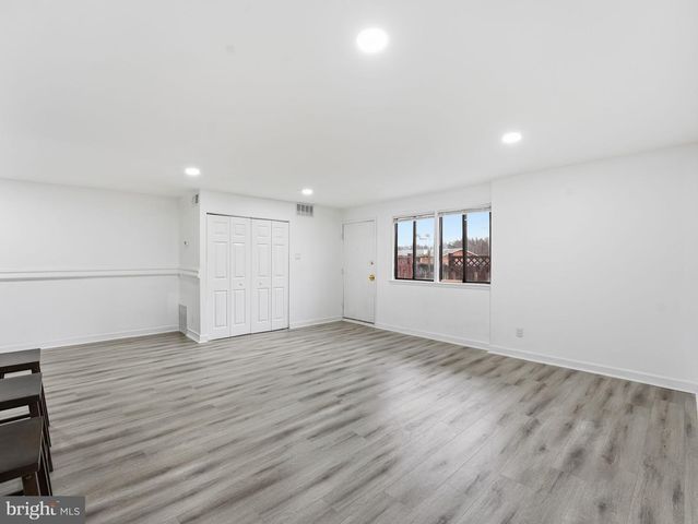 3930 STONE GATE DR, Suitland, MD 20746