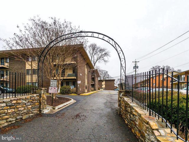 3930 STONE GATE DR, Suitland, MD 20746