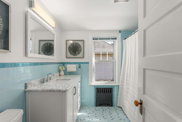 65 Phillips St, Quincy, MA 02170